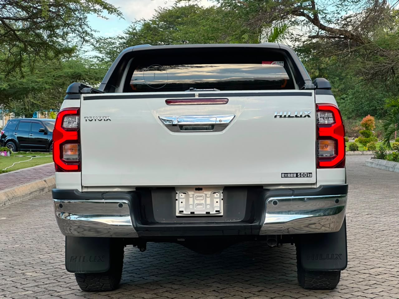HILUX DOBLE CABIN thumbnail 2
